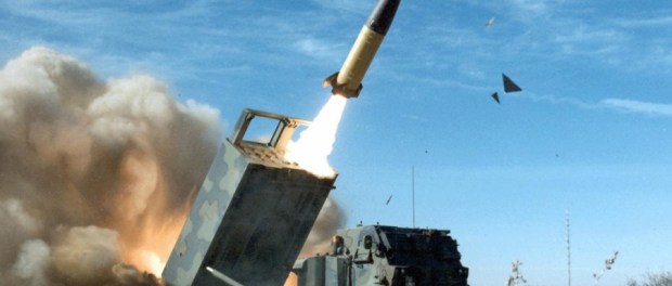 bneGeneric_Ukraine_US_rocket_missile_ATACMS_launched-by-an-M270_Cropped_0